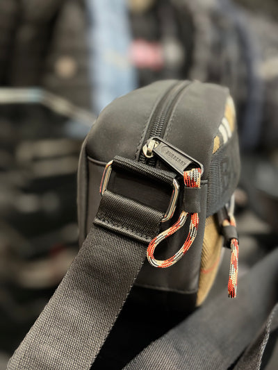 Burberry black bag ώμου/χιαστί