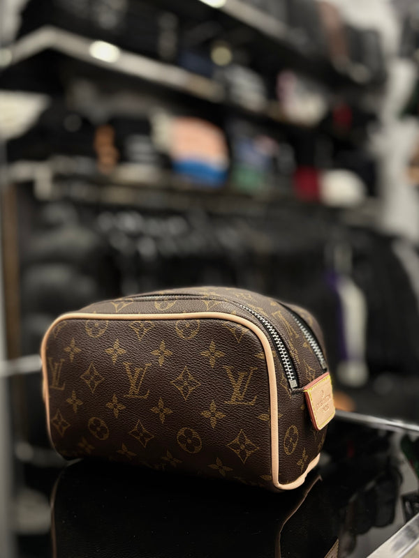 Louis Vuitton Dopp Kit