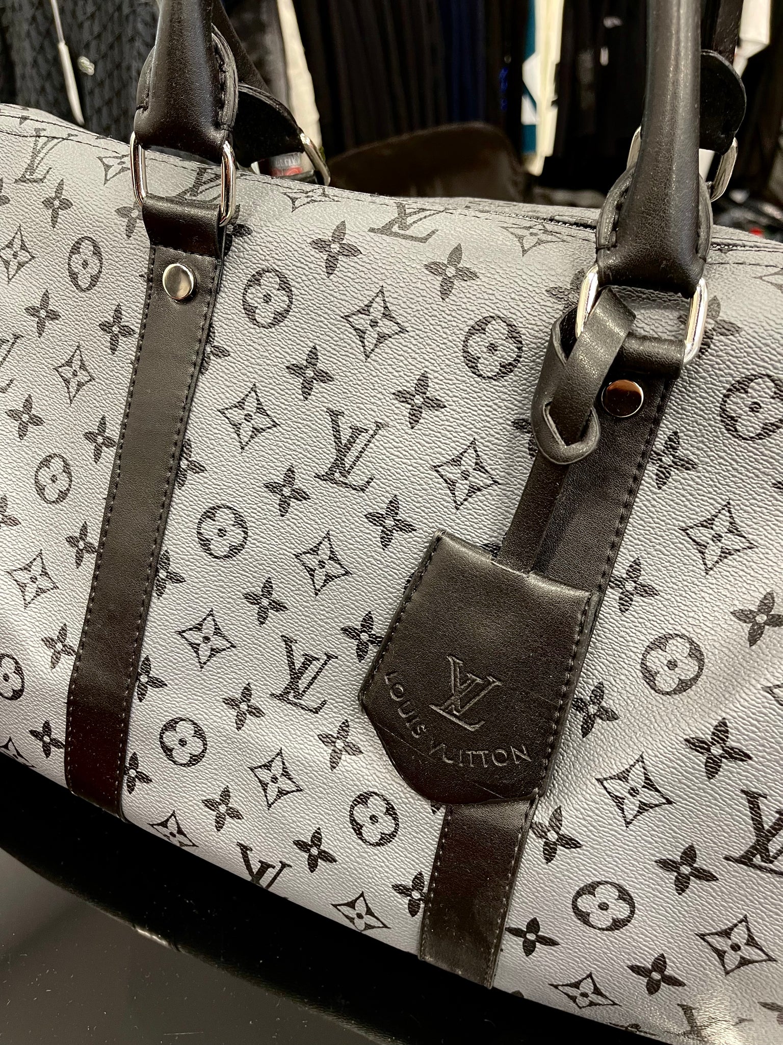 Σάκος ταξιδιού Louis Vuitton grey/black