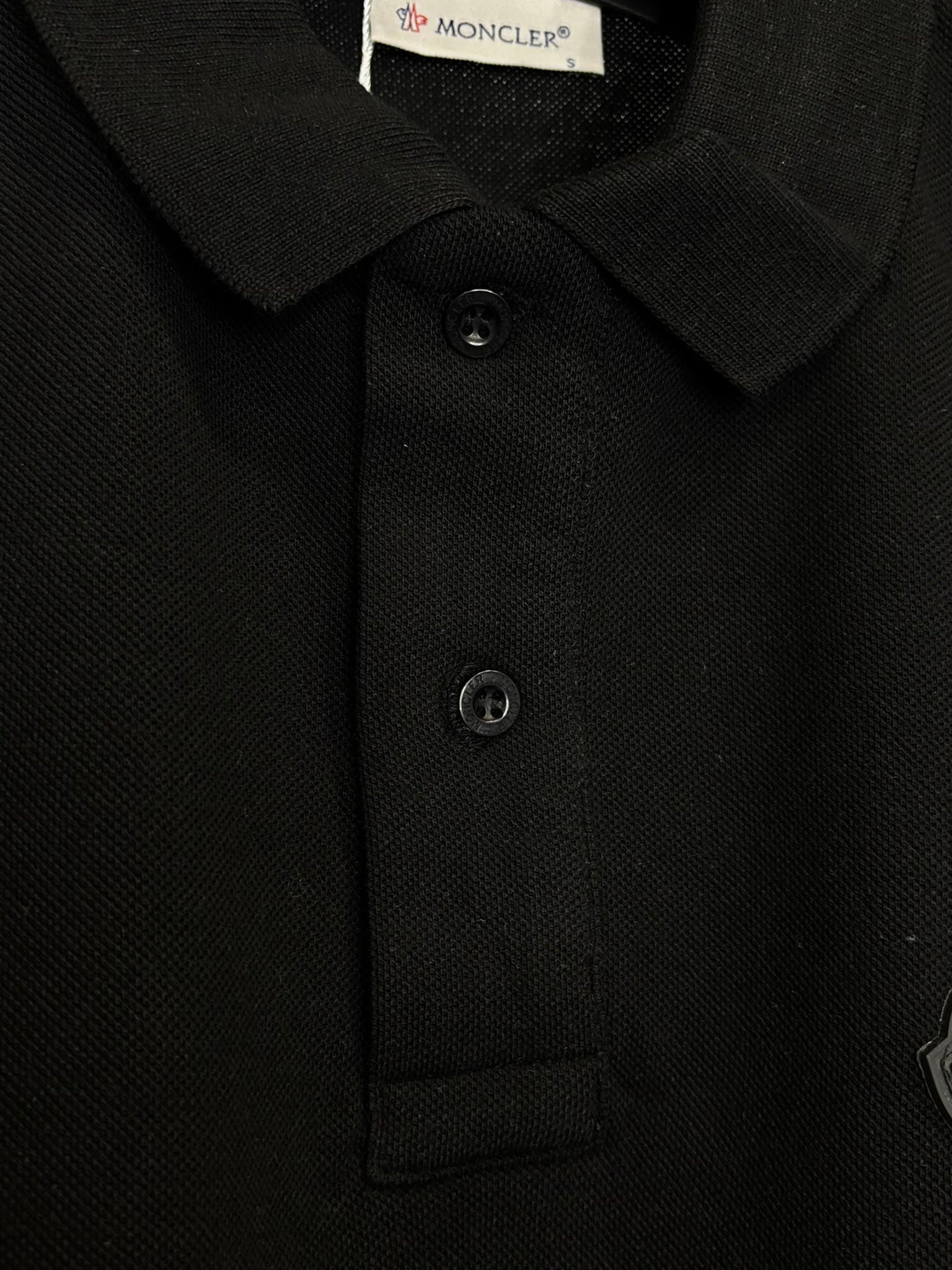 Moncler black t-shirts with collar code