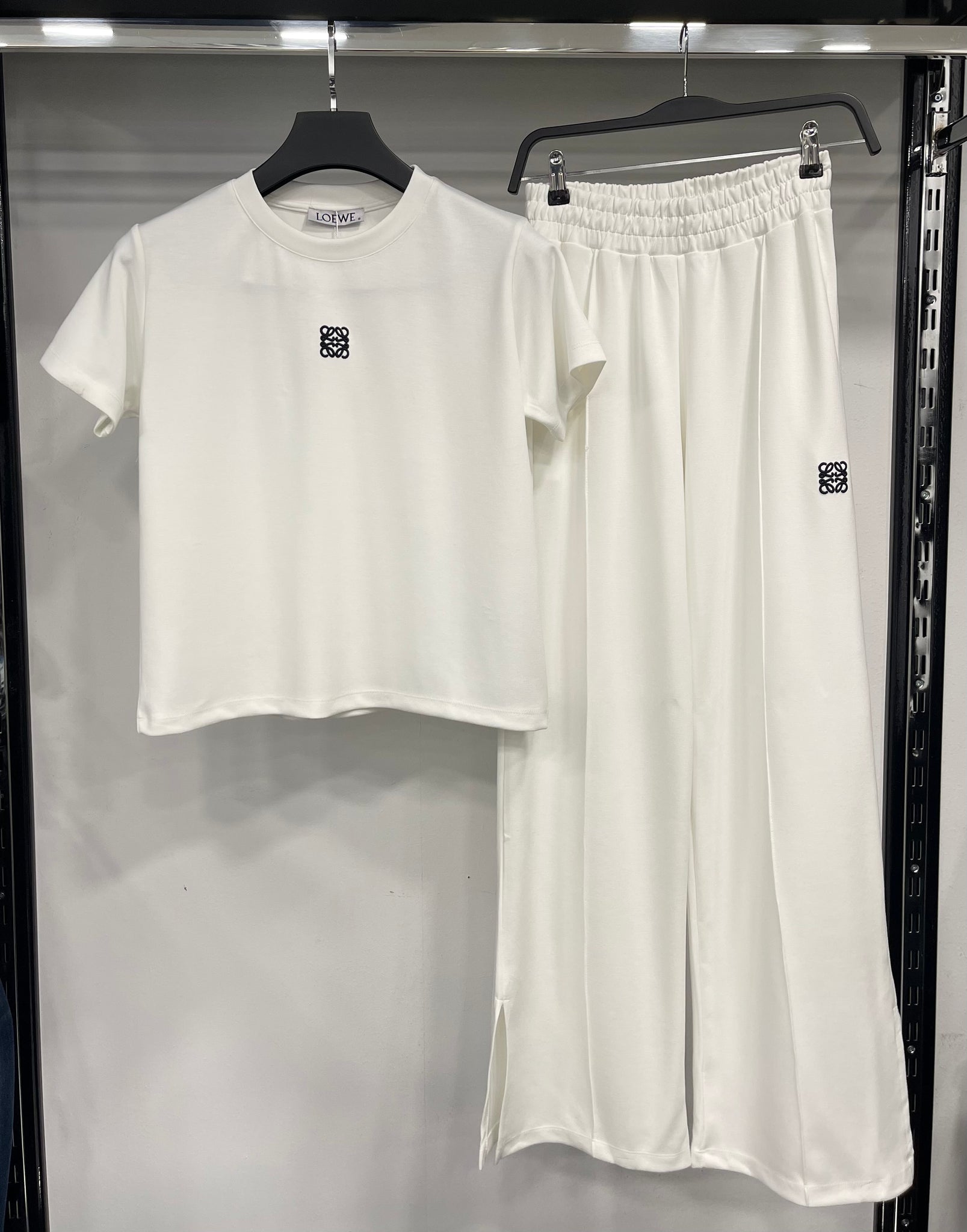 Loewe white Set