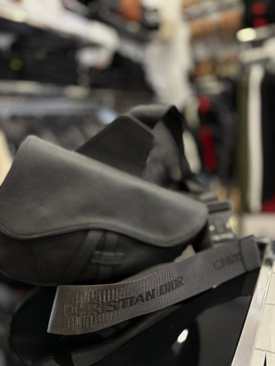 Christian Dior black bag χιαστί