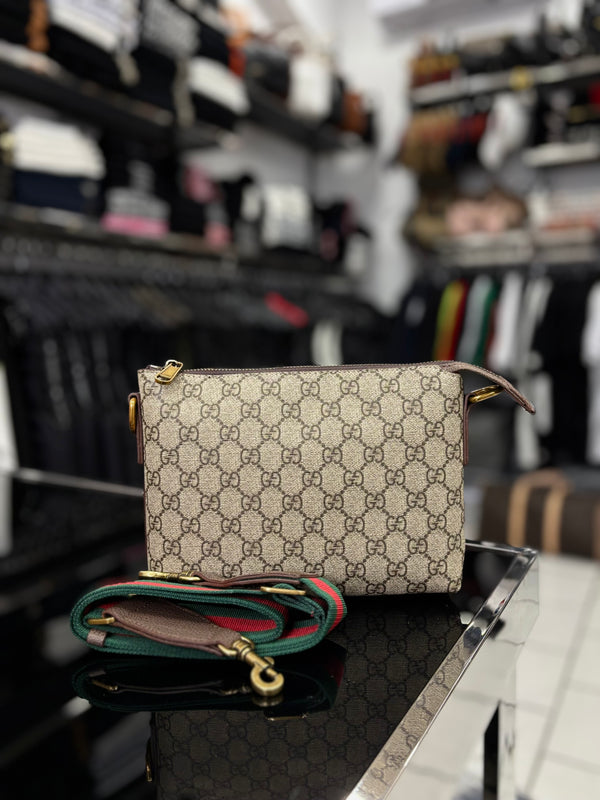 Gucci GG Supreme messenger bag
