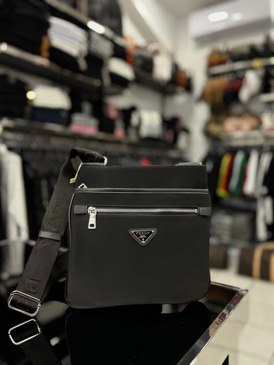 Prada Black bag ωμού/χιαστί