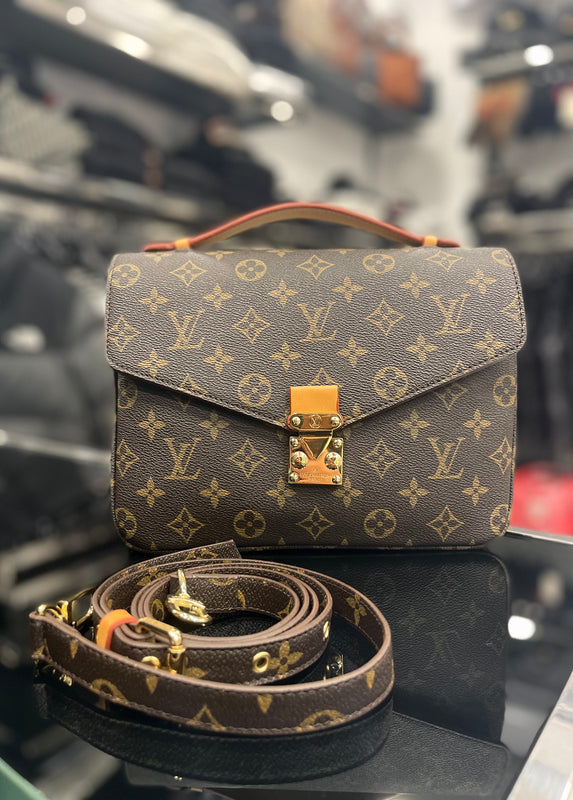 Louis Vuitton Metis Bag