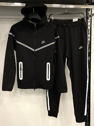 Nike Tech Fleece black tracksuit