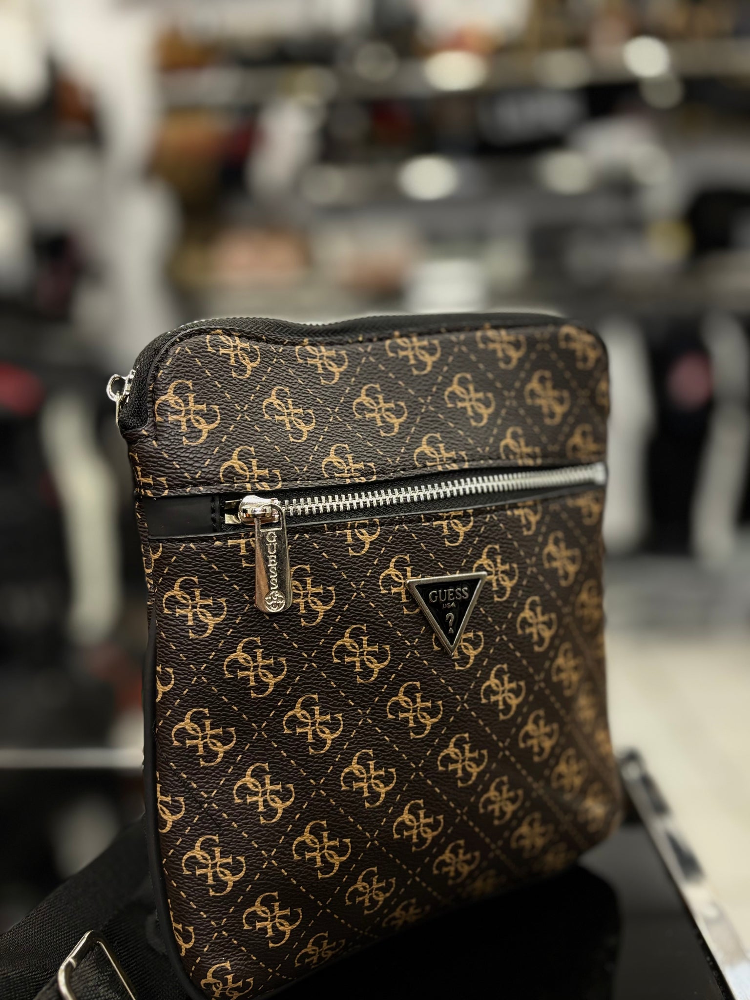 Guess brown bag ώμου/χιαστί