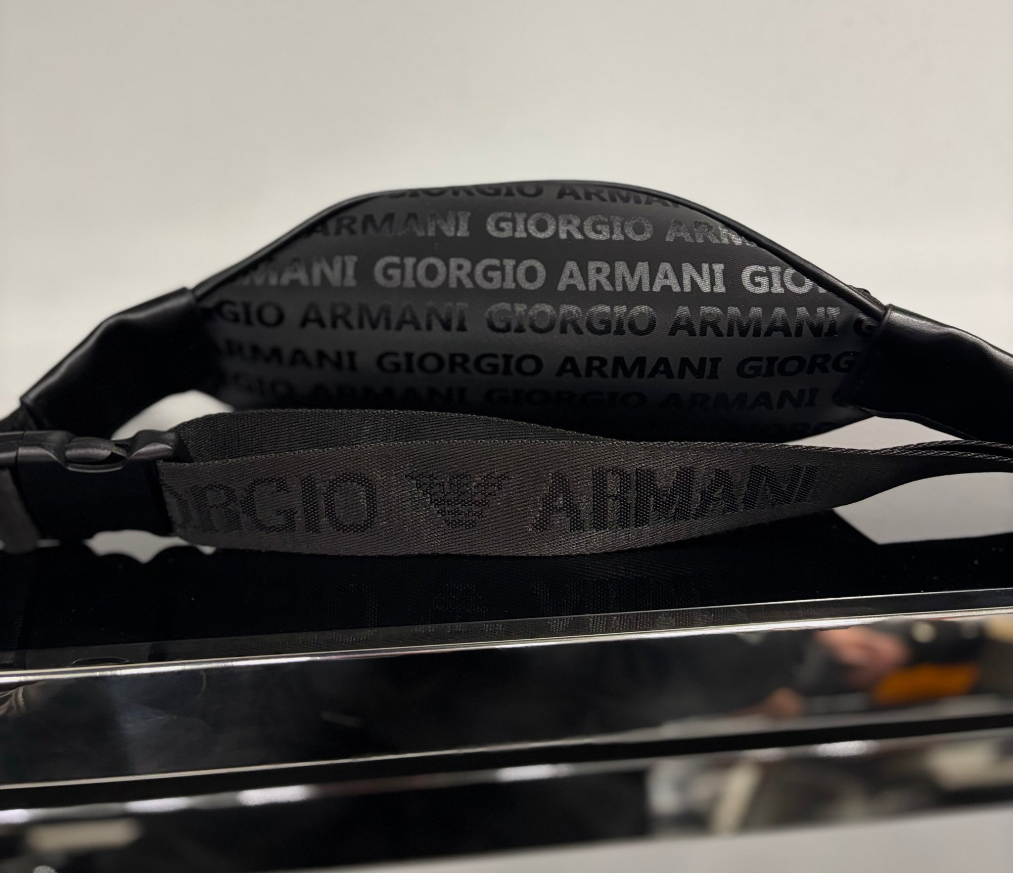 Emporio Armani black τσαντάκι ώμου/χιαστί