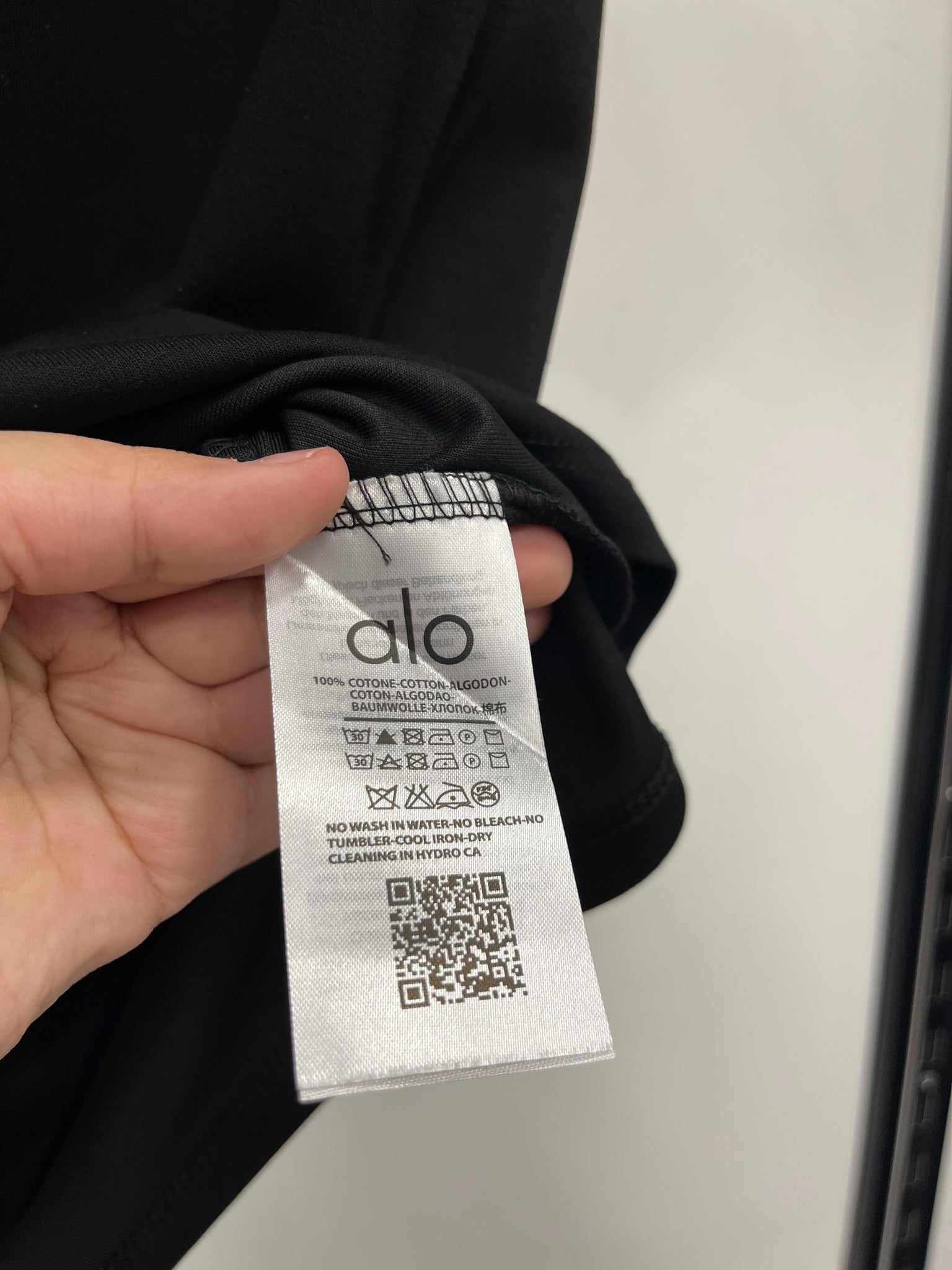 Alo black T-shirt