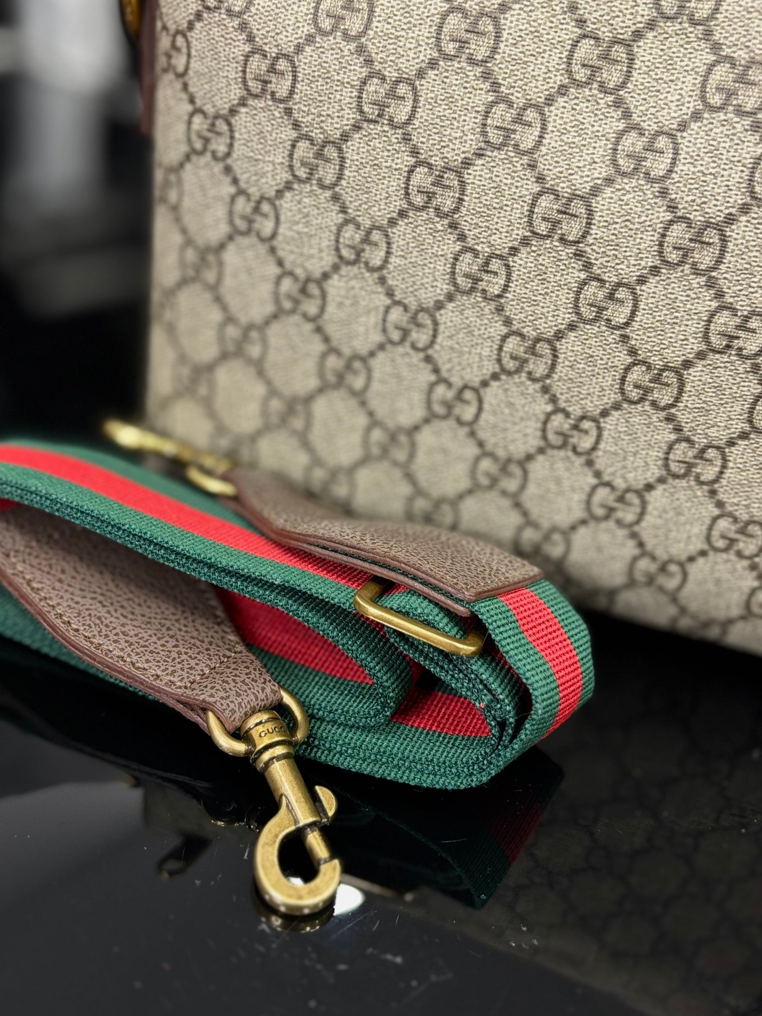 Gucci GG Supreme messenger bag