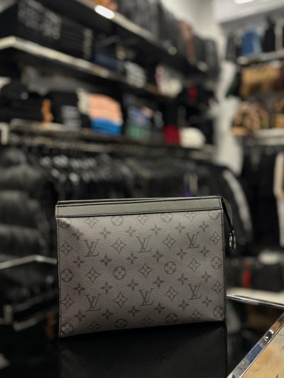 Louis Vuitton Pochette Voyage MM Monogram Eclipse black/grey