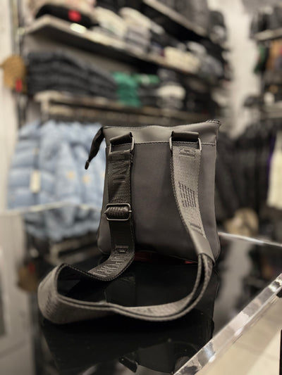 Guess black bag ώμου/χιαστί
