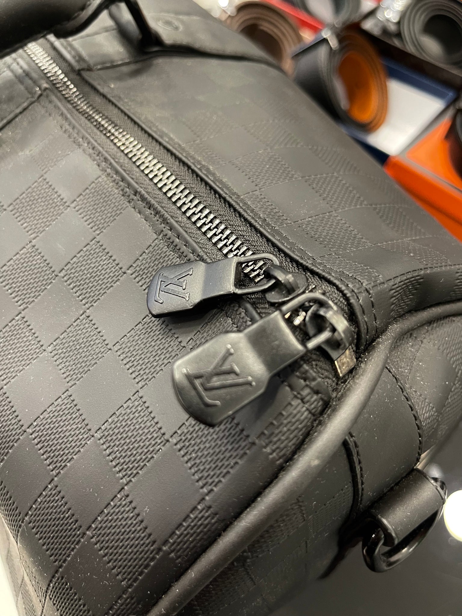 Σάκος ταξιδιού Louis Vuitton Black Matte bag