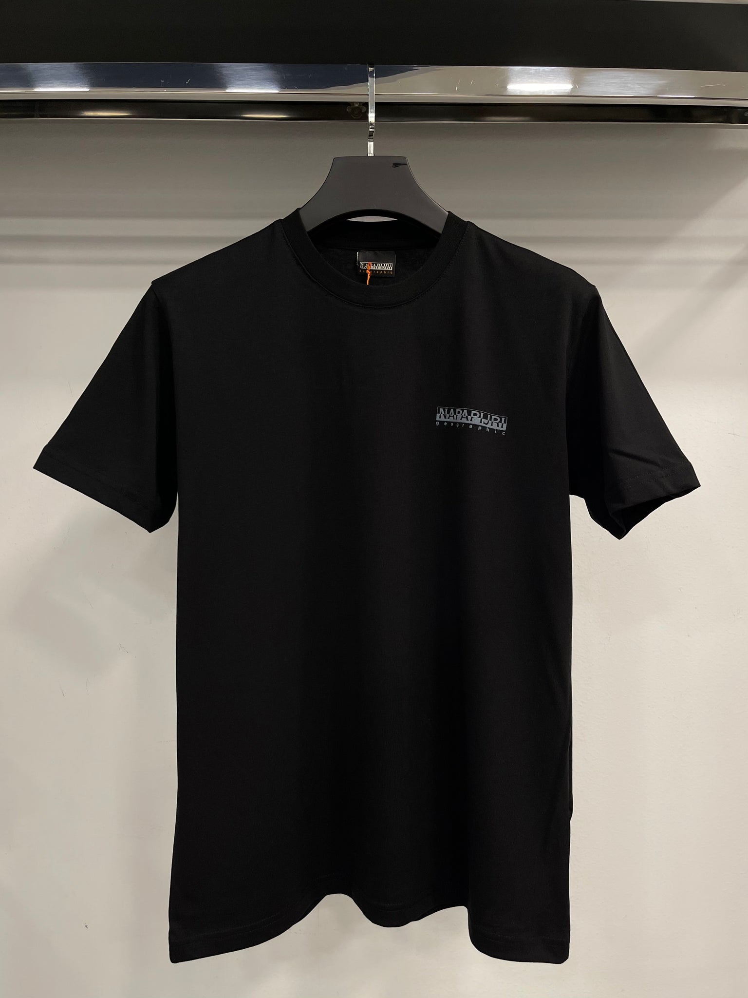 Napapijri geographic black T-shirt