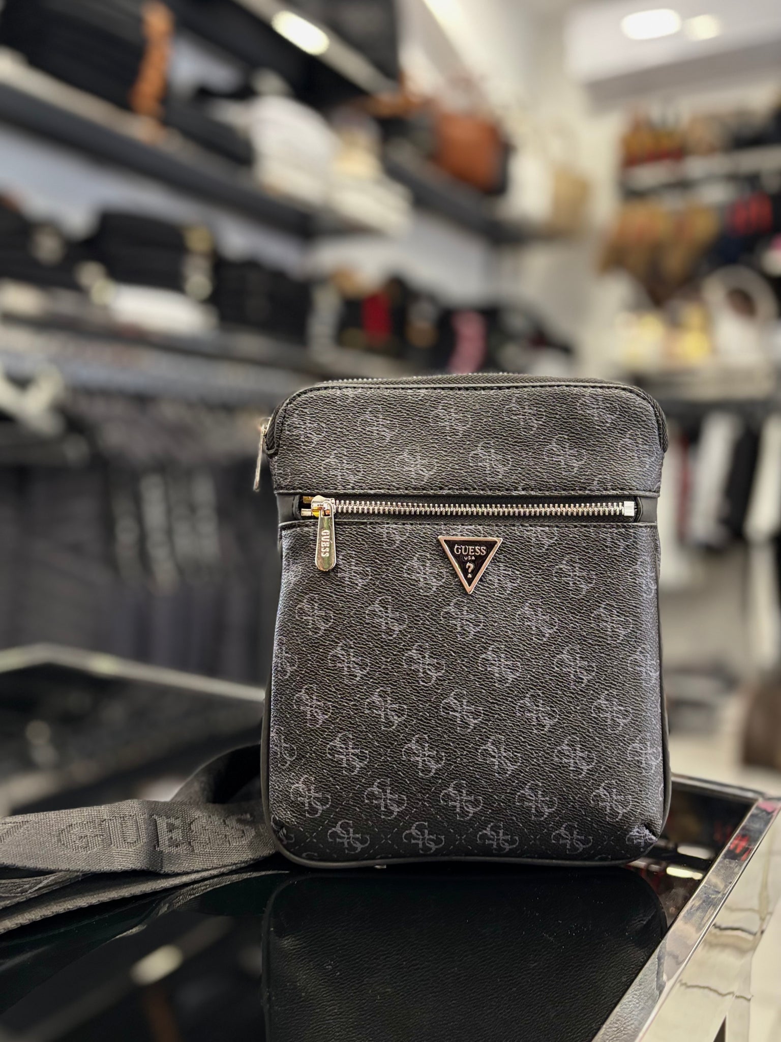 Guess Black bag ώμου/χιαστί