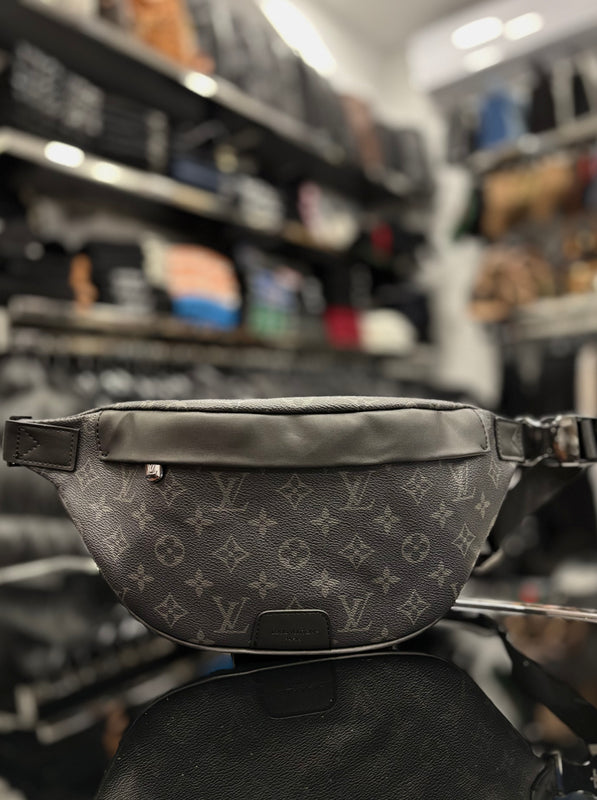 Louis Vuitton Discovery Bumbag Monogram Eclipse