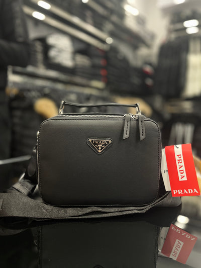 Prada Black bag χεριού/χιαστί
