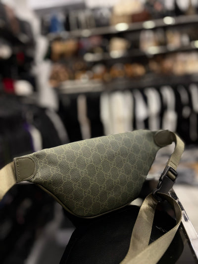 Gucci GG Supreme waist green bag
