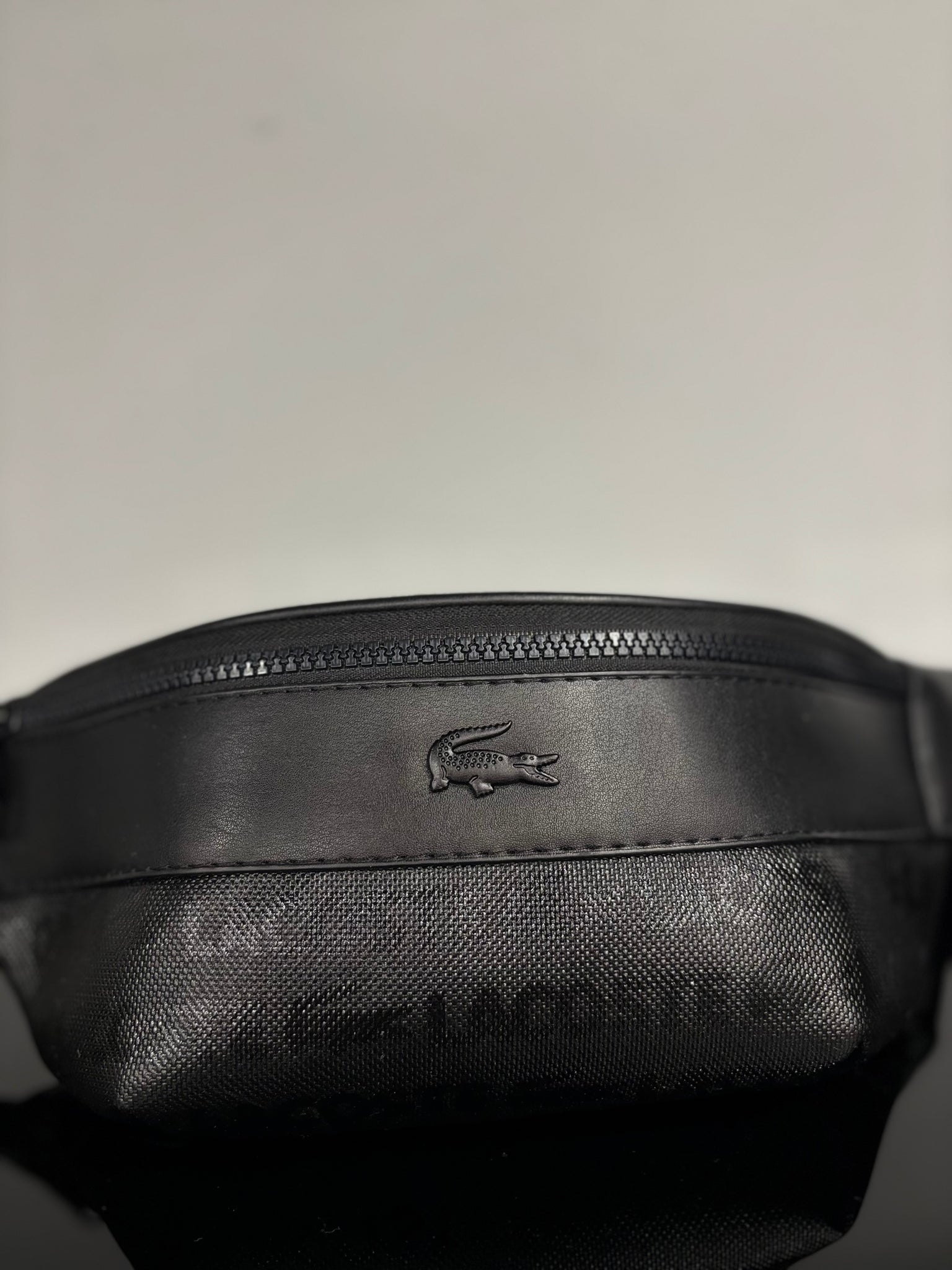 Lacoste Naos Petit Piqué black τσαντάκι ώμου/χιαστί